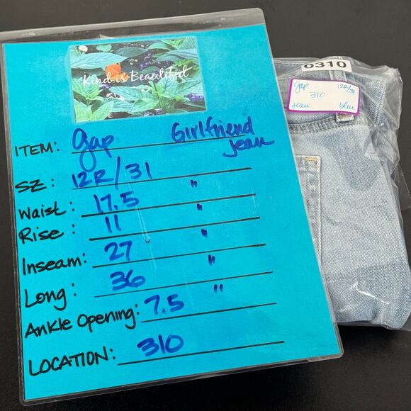 Gap Women's Jeans Girlfriend SZ 12 / 31 Mid Rise Raw Hem Blue Distressed Blue - Picture 13 of 13